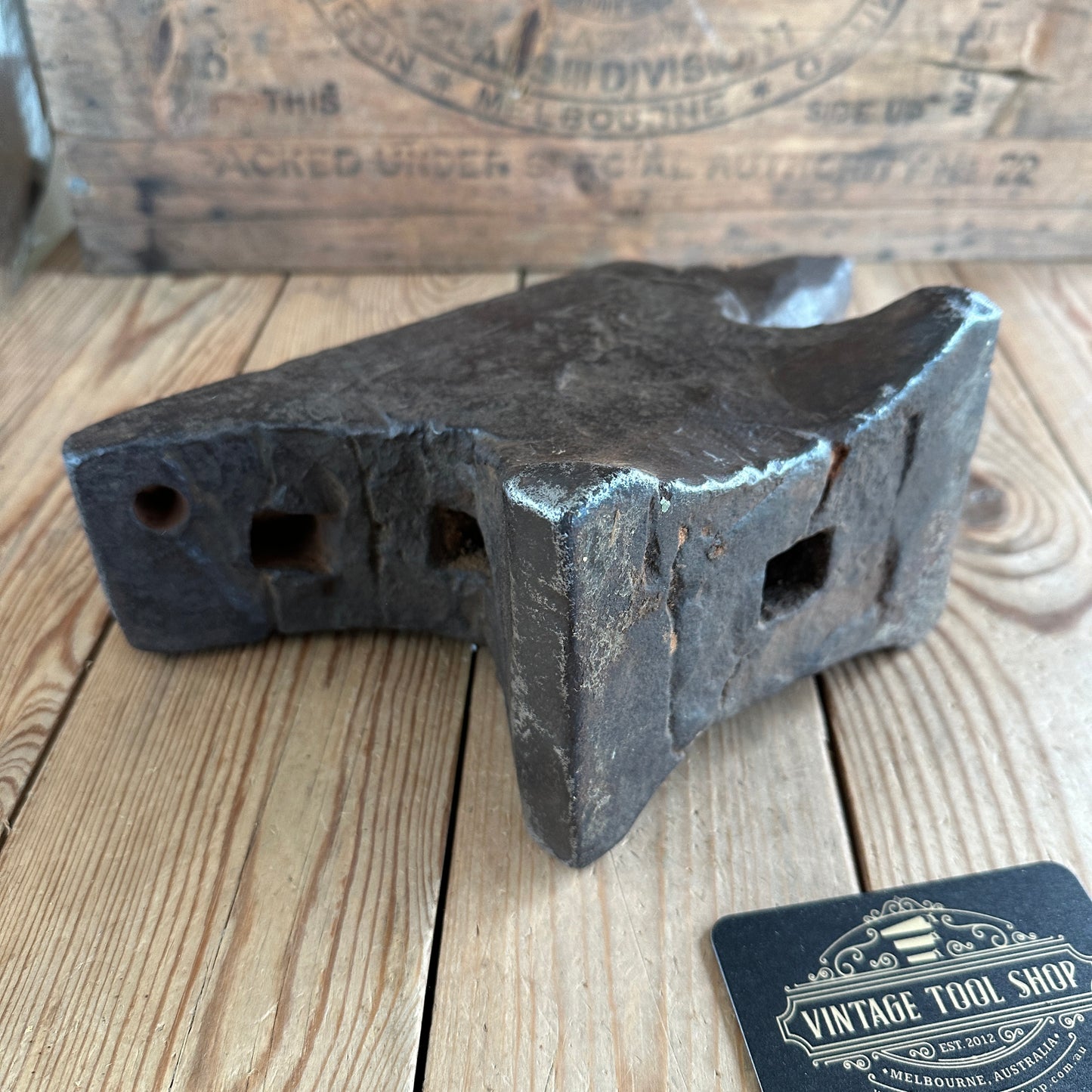 SOLD H1167 COOL! Vintage HAND FORGED 25lb ANTIQUE ANVIL