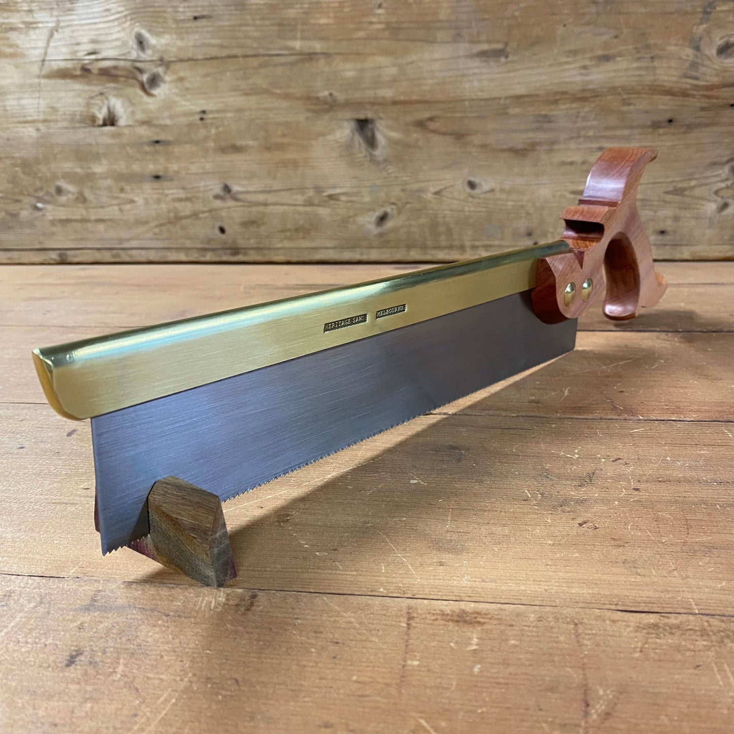 VHSY HERITAGE SAWS Melbourne YARRA 14ppi Dovetail RIP SAW with MYRTLE handle