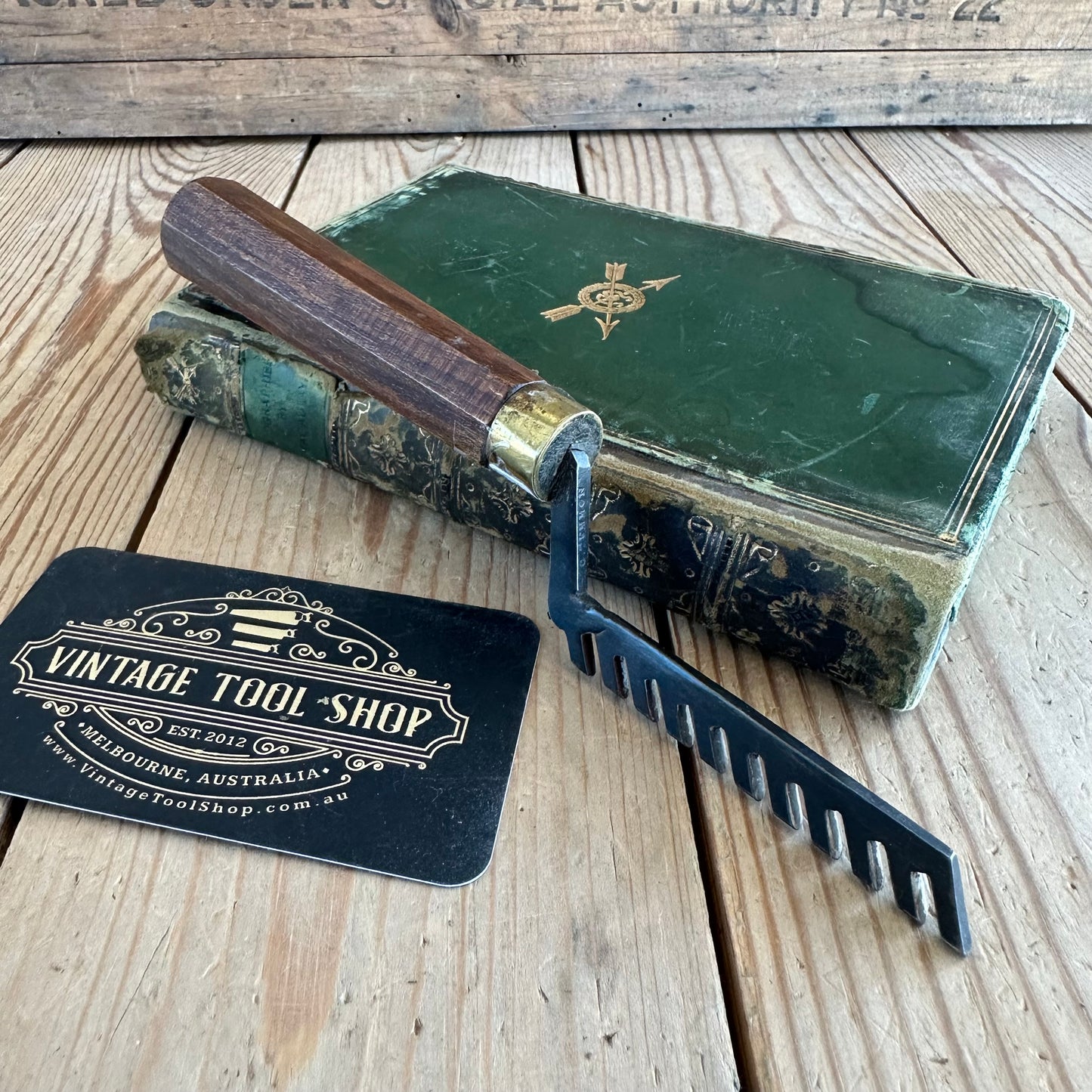 SOLD. D1637 Vintage RARE! WOOD FLOAT RASP by G.TUMMON England