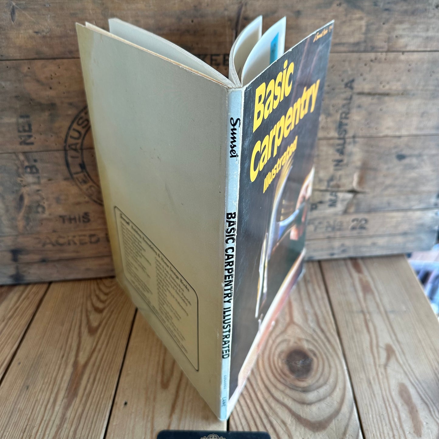 SOLD. BO17 Vintage 1976 BASIC CARPENTRY Illustrated BOOK