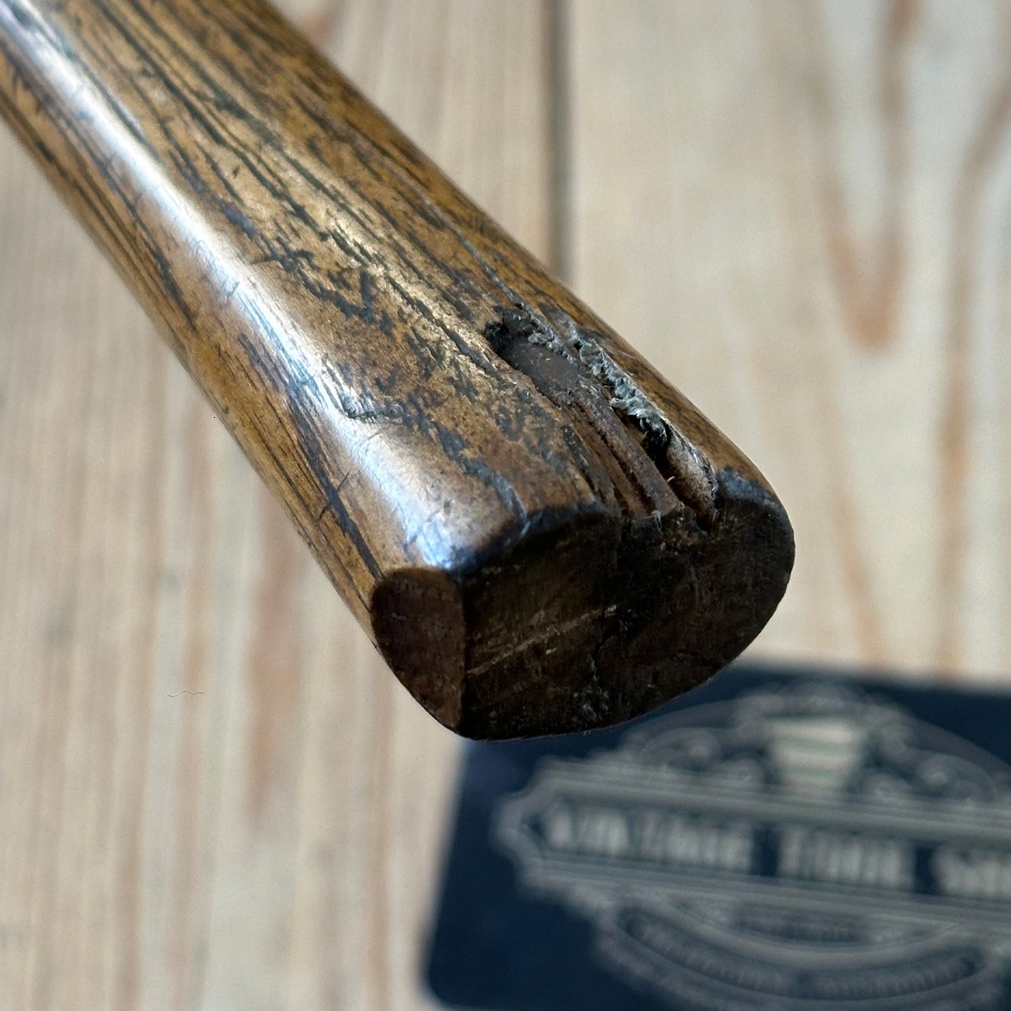 D2126 HANDY! Vintage magnetic UPHOLSTERY HAMMER