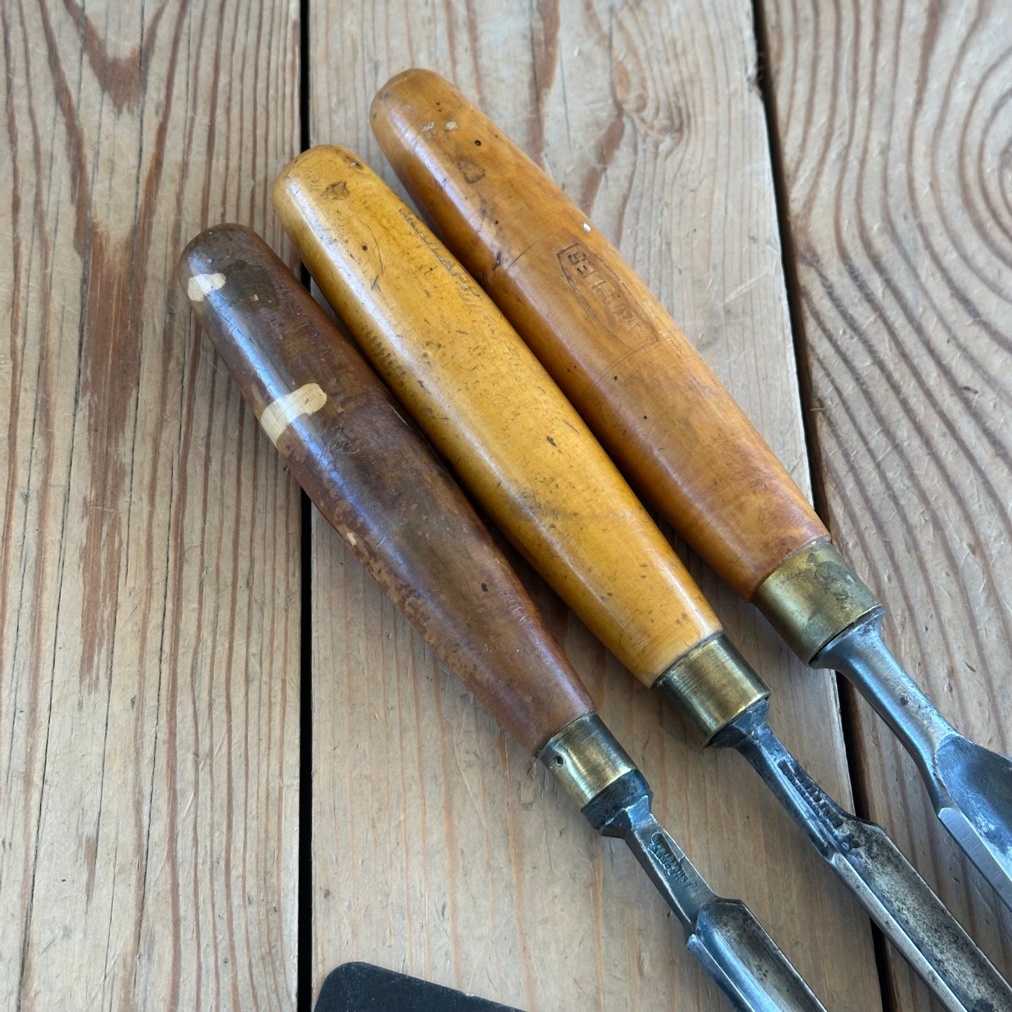 D1924 Vintage 3 x MIXED SHEFFIELD Carving CHISELS GOUGES