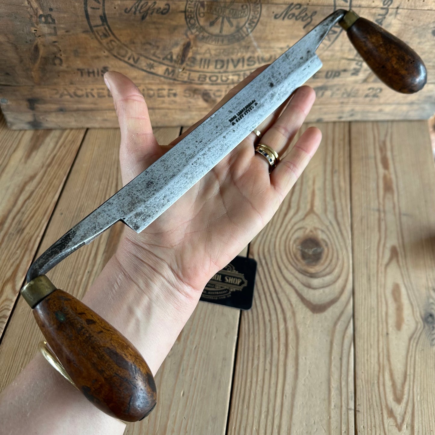 D2075 Vintage THOMAS IBBOTSON & Co 8” DRAWKNIFE draw knife