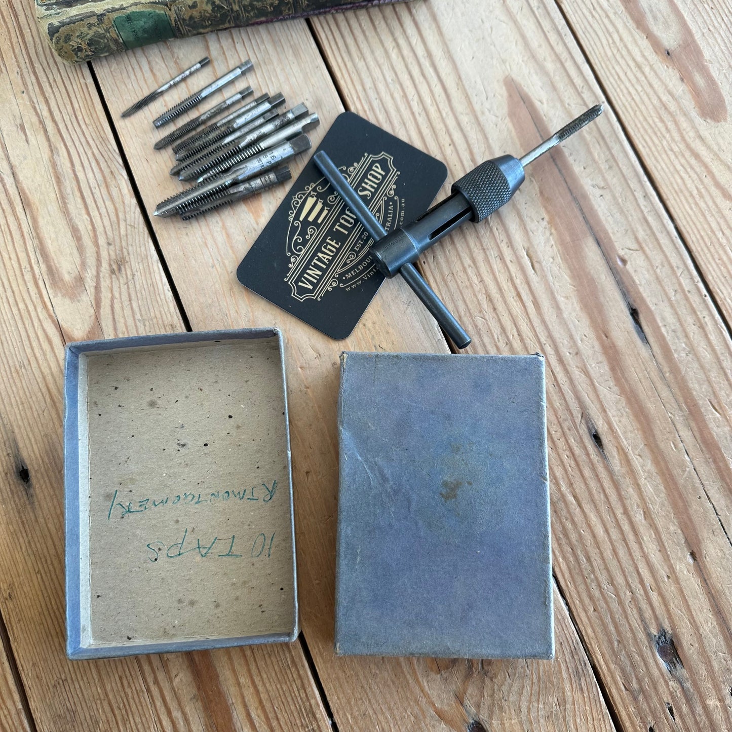 H2341 Vintage Boxed STEWART No:104 tap wrench & assorted taps