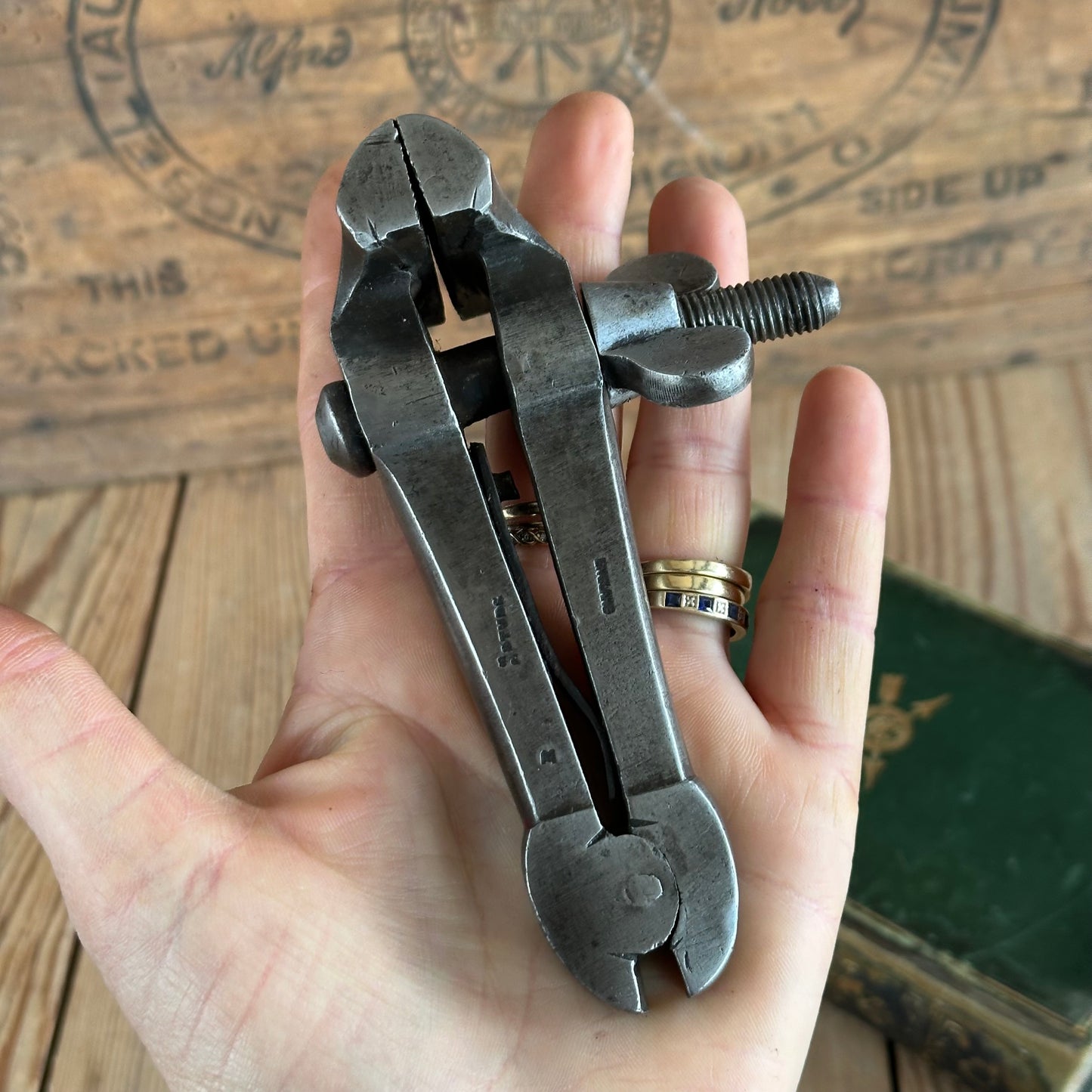 SOLD. H2245 COOL! Vintage PS STUBS hand VICE Engineers Vise clamp