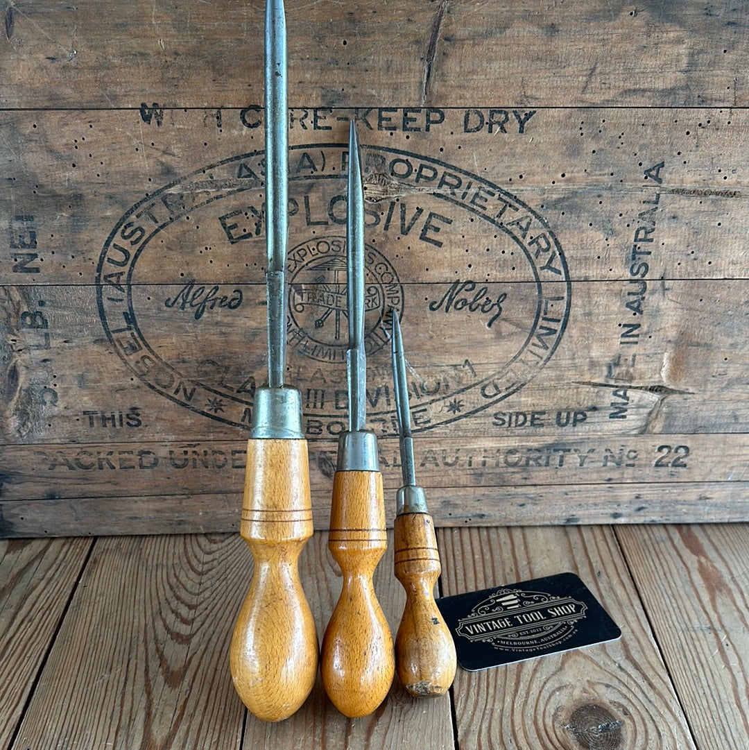 SOLD N247 Vintage 3 x FOOTPRINT of England cabinetmakers SCREWDRIVERS