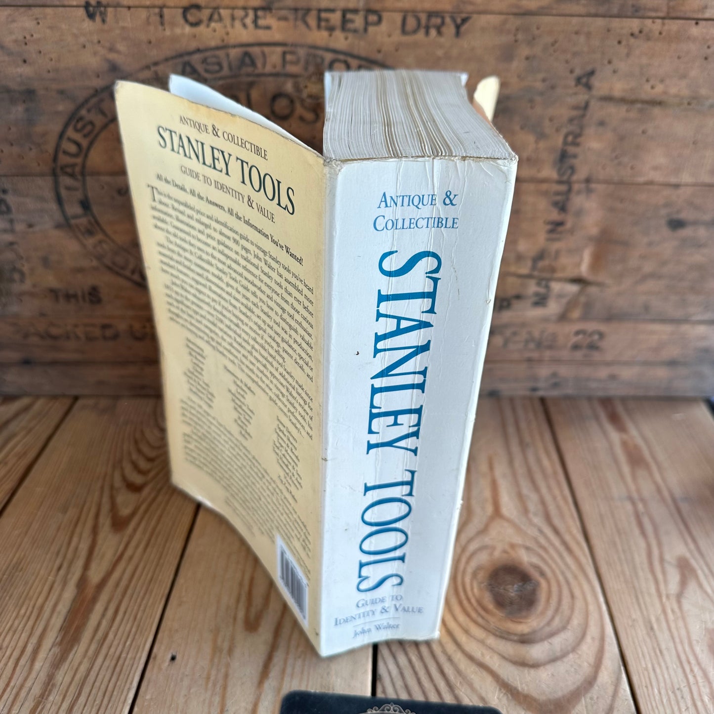 SOLD. BO105 Vintage 1996 ANTIQUE & COLLECTIBLE the STANLEY TOOLS Guide BOOK to identify & value by John WALTER