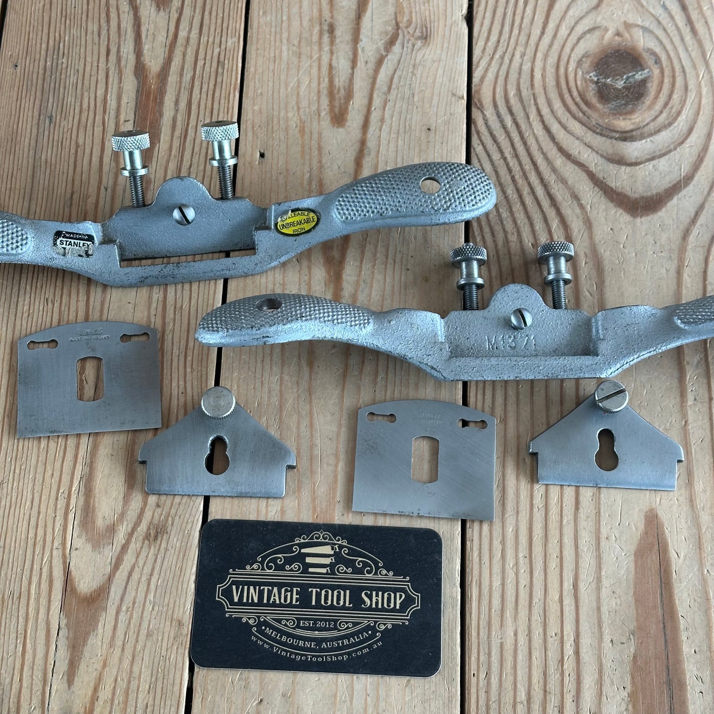 D1814 Vintage pair of STANLEY England No.151 flat & No.151R CONVEX curved base MALLEABLE IRON adjustable SPOKESHAVES