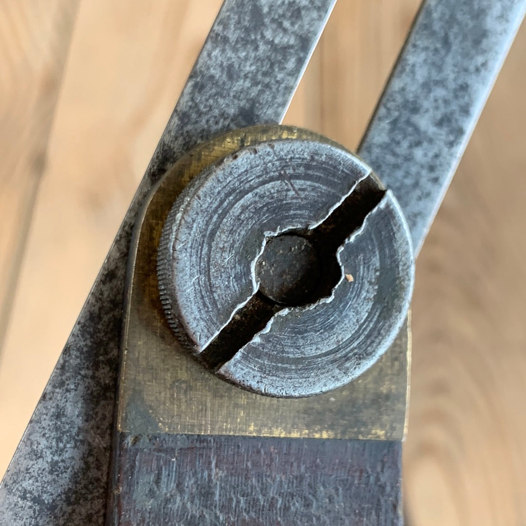 D684 Vintage TOGA Buck & Hickman Mahogany & brass BEVEL