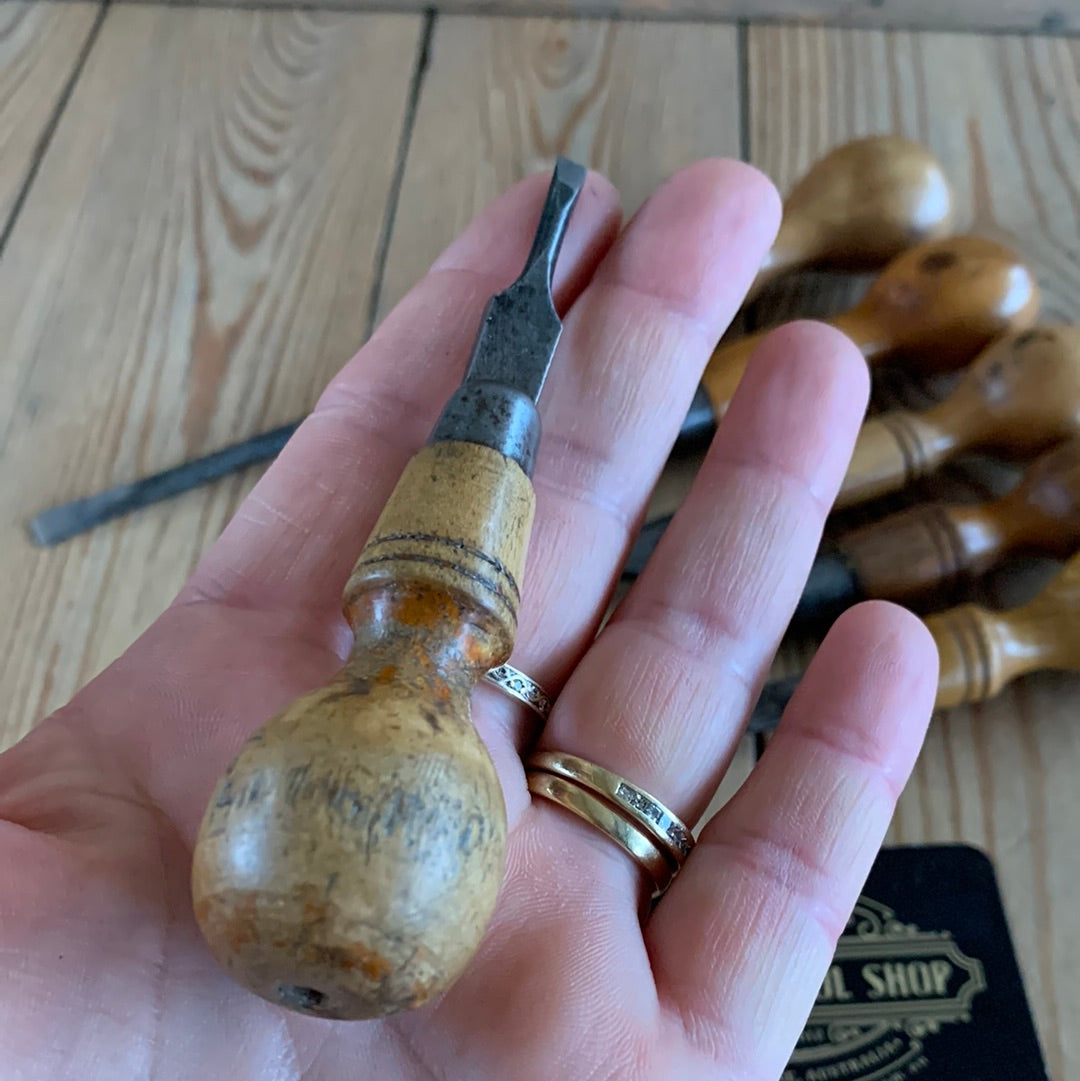 SOLD T8654 Vintage mix set of 6 x English Cabinet SCREWDRIVERS