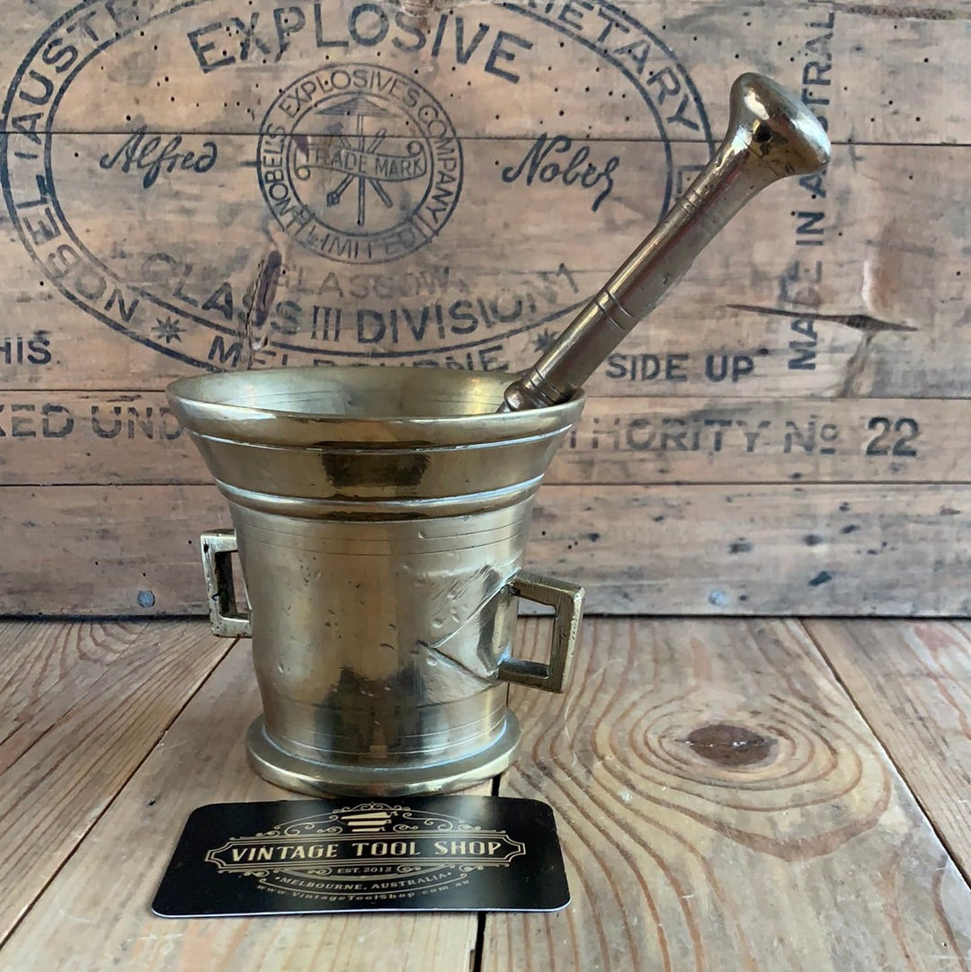 SOLD Antique brass MORTAR & PESTLE display item T8665