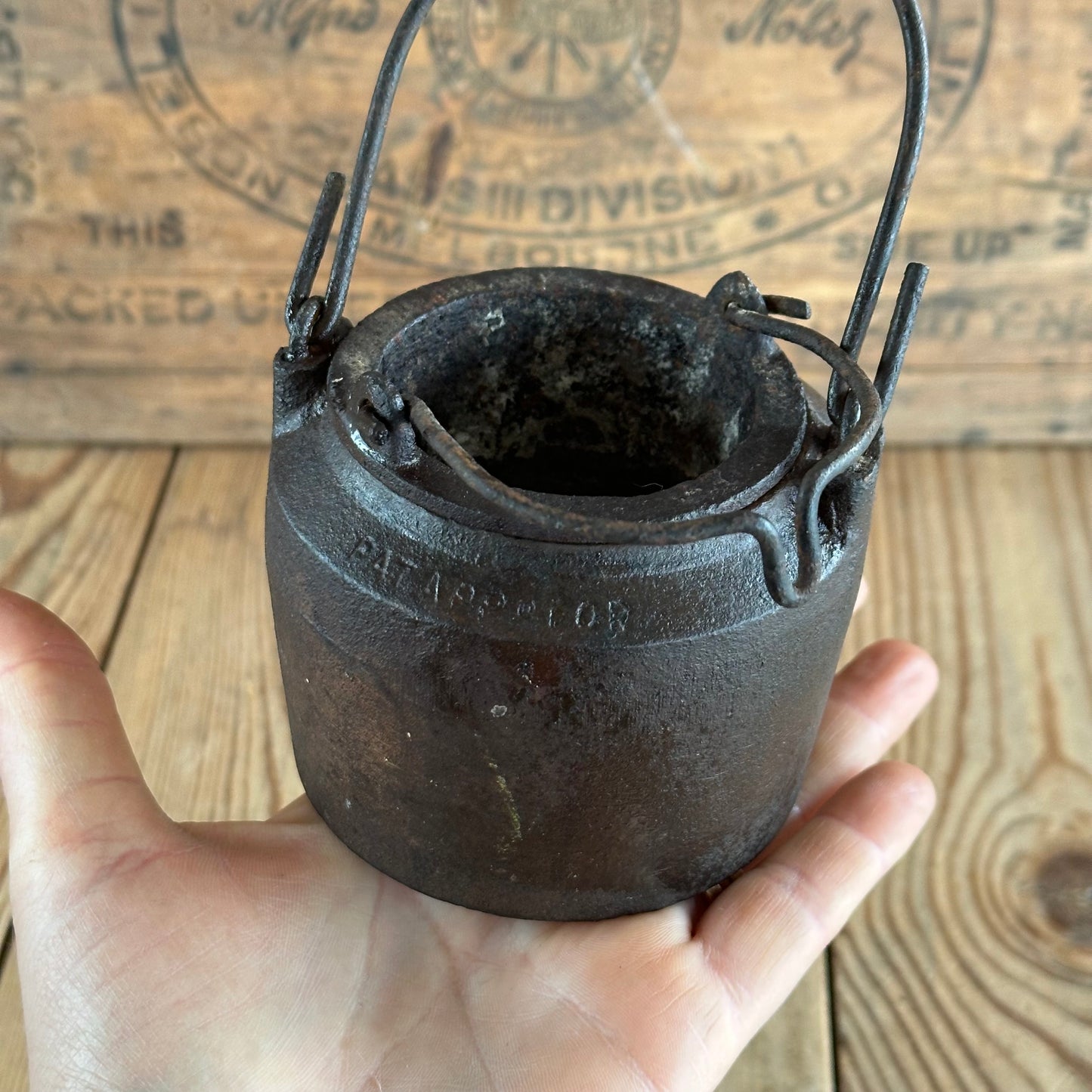 Y1177 Vintage Small CLARK & Co Cast Iron GLUE POT