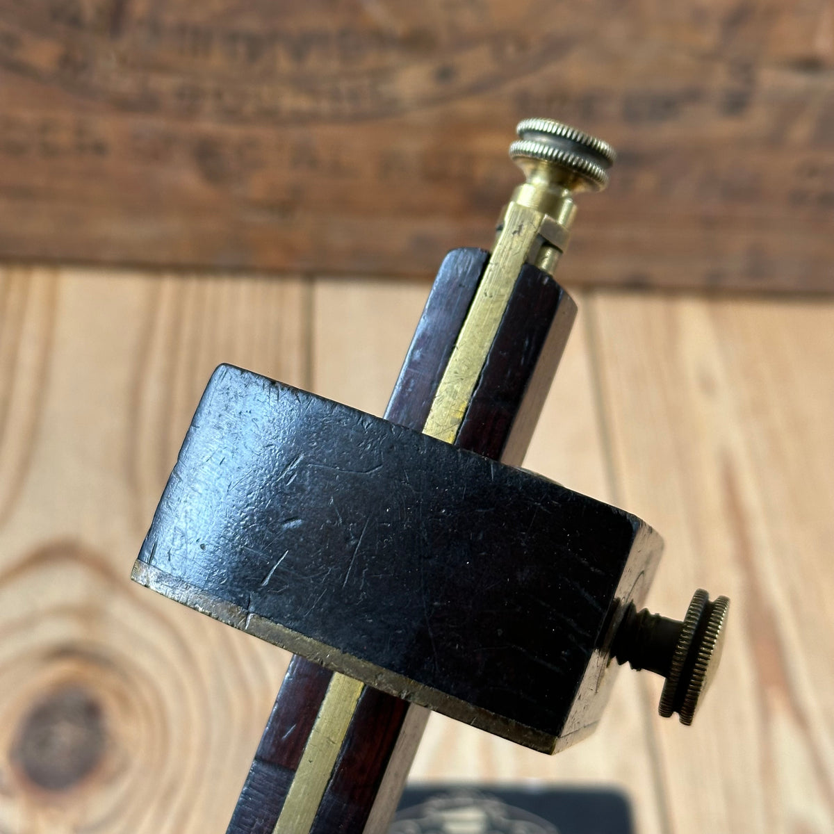H2568 GORGEOUS! Vintage DISSTON USA No:95 BRASS & Rosewood Mortise GAUGE