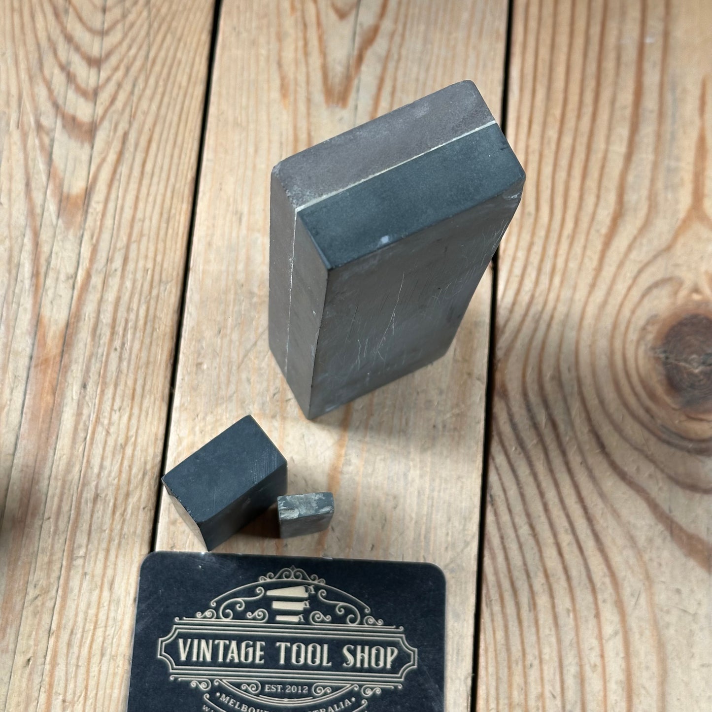 SOLD. A381 Vintage INCREDIBLE! Rare! APEX No:82 Superfine GERMAN Natural THURINGIAN Stone double sided barber razor hone IOB original box