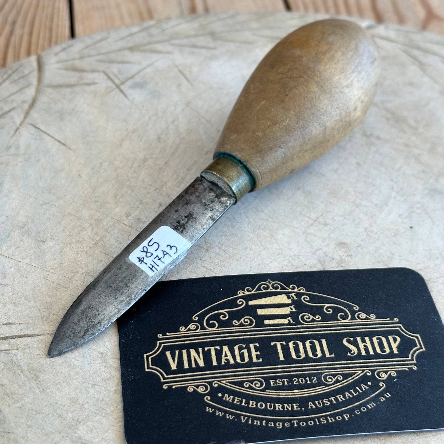 H1743 Vintage SOUTHERN & RICHARDSON wooden handled OYSTER KNIFE