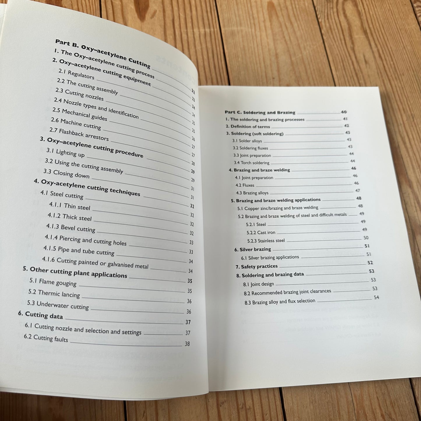 XBN100 Vintage 1992 BOOK The Australian GAS WELDER'S Handbook Volume 1 by CIG