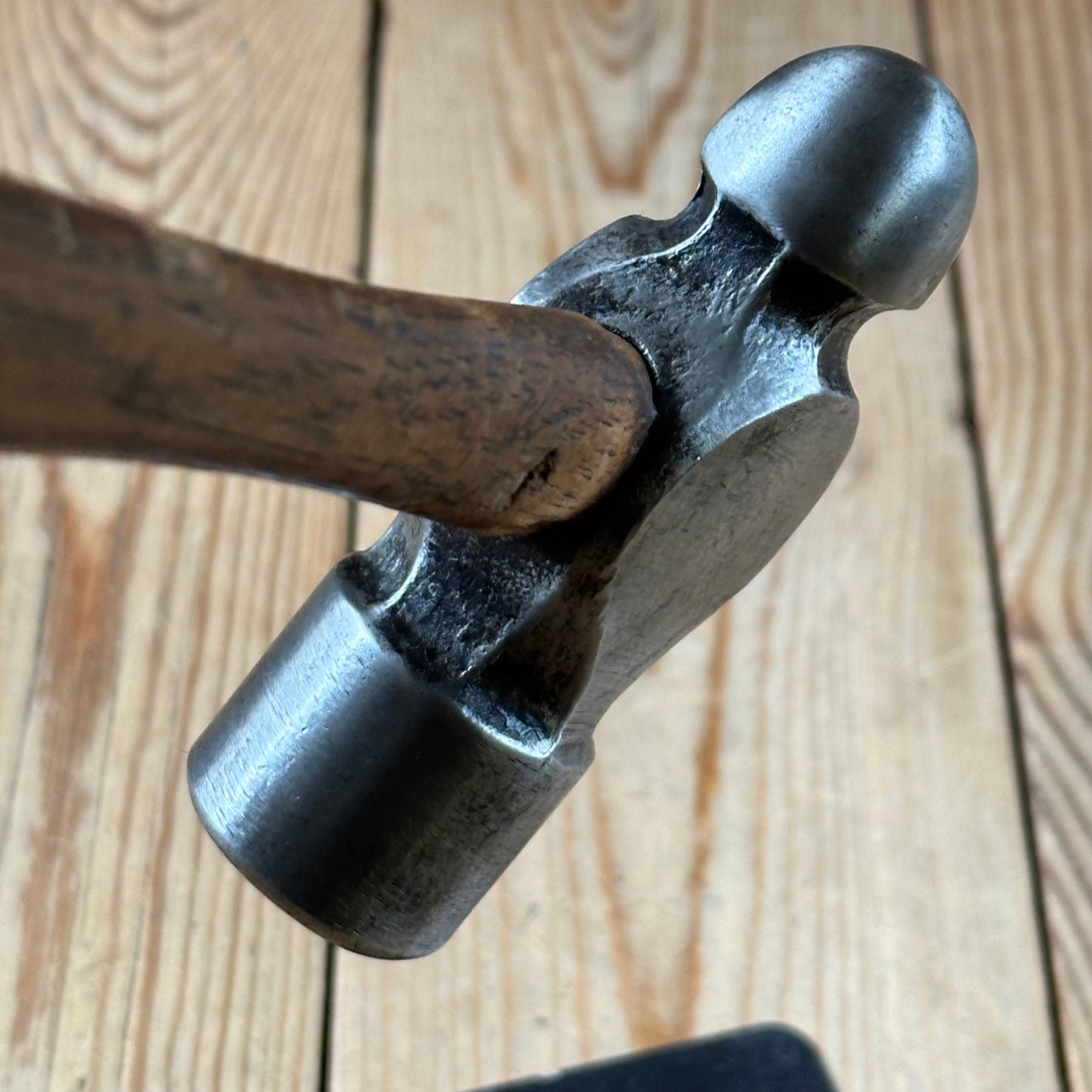 H2392 Vintage RAILROAD FINISH CHENEY USA ball peen HAMMER