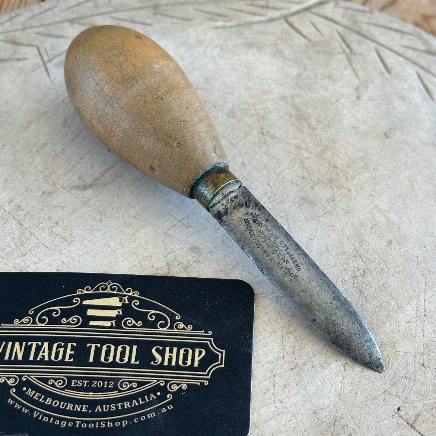 H1743 Vintage SOUTHERN & RICHARDSON wooden handled OYSTER KNIFE