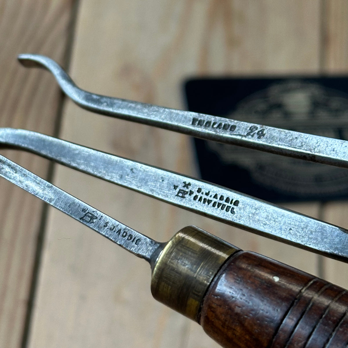 H2604 Vintage 3 x ADDIS England GOUGE CHISEL Carving Set