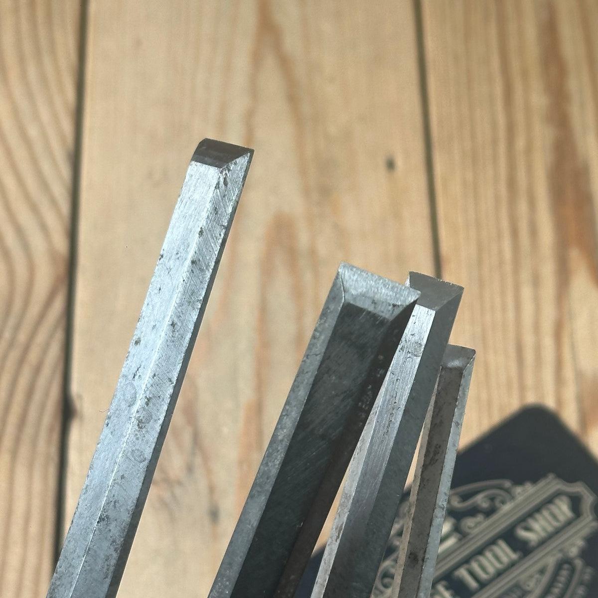 H2643 Vintage Set of 4 x MARPLES Bevelled CHISELS