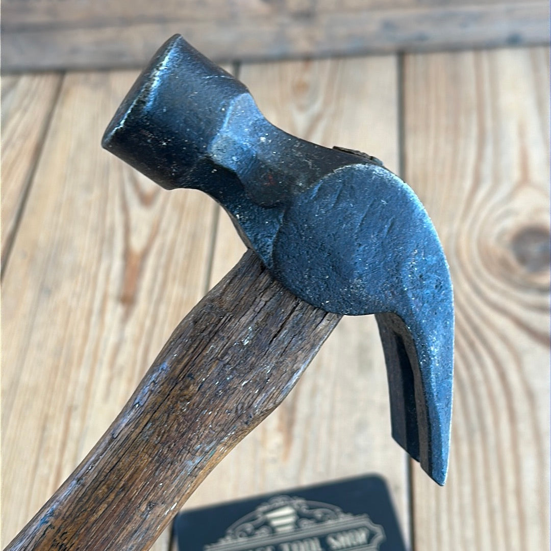 T8962 Vintage RUSTIC Carpenters CLAW Hammer