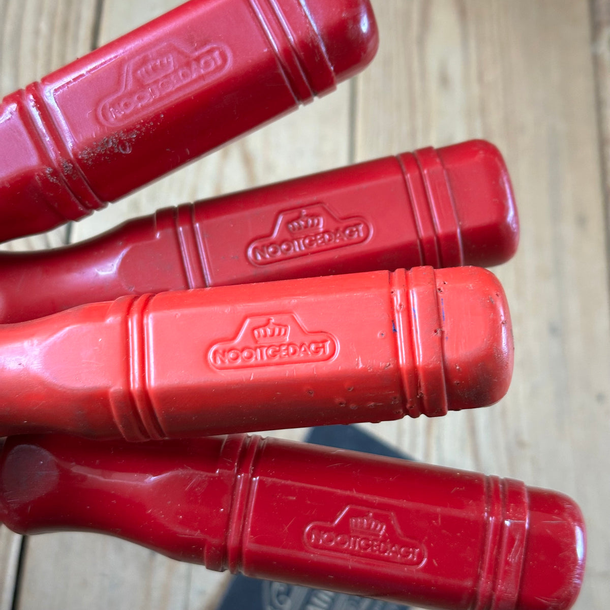 N1854 Vintage set of 4 NOOITGEDAGT Holland red resin handle BEVEL CHISELS