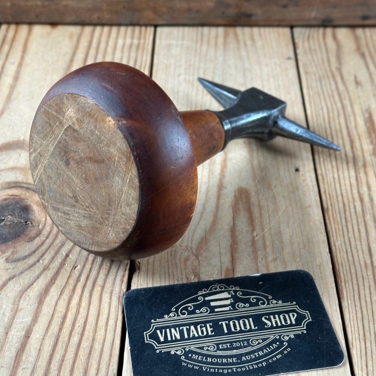 Y1301 CUTE! Antique small French JEWELLERS metalworking ANVIL on a wooden base