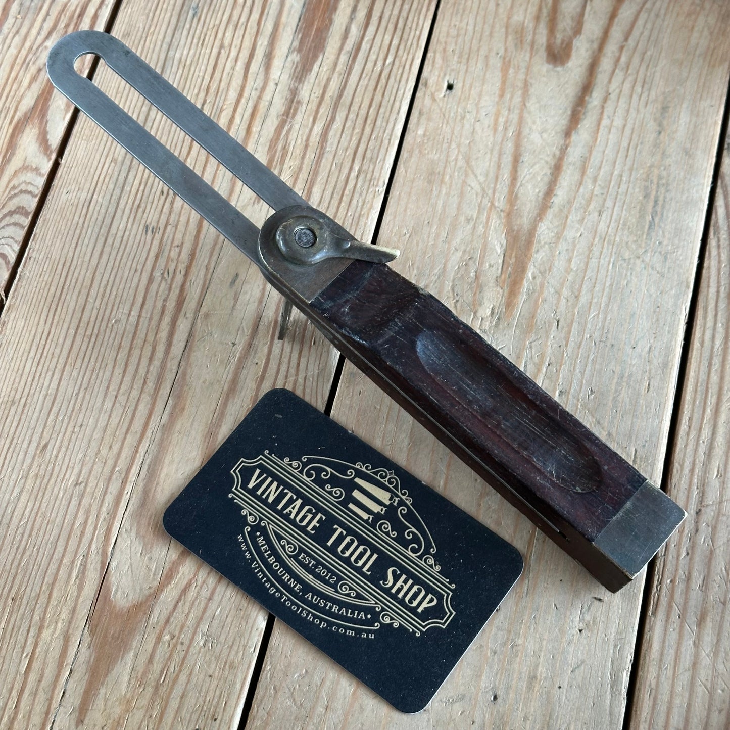 H1443 Vintage 8” Rosewood & brass BEVEL