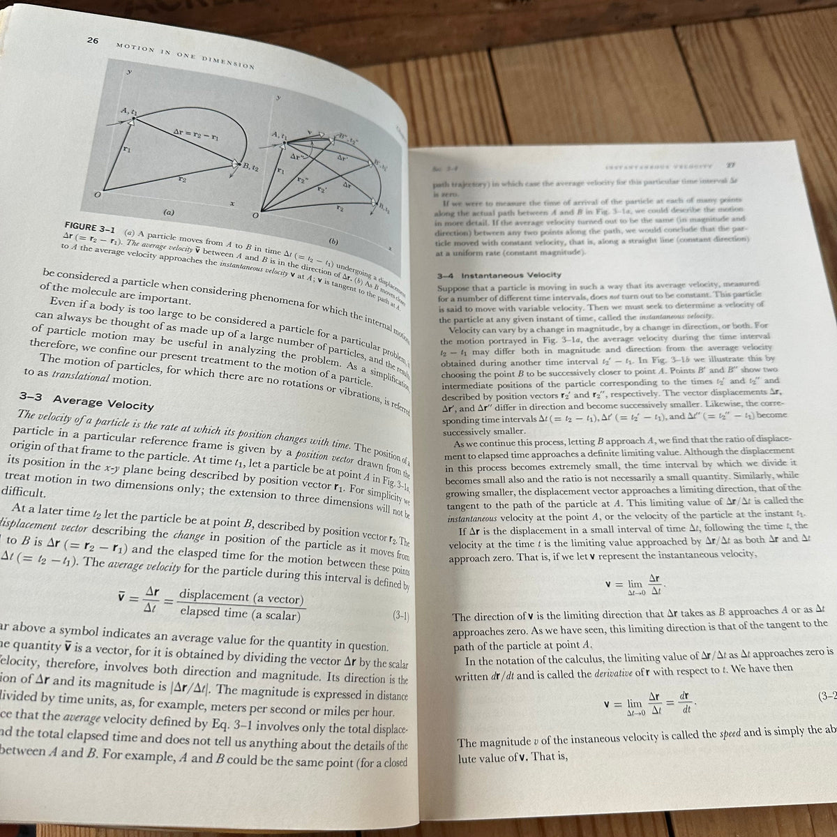 N2049 Vintage BOOK FUNDAMENTALS of PHYSICS revised printing by D.Halliday & R.Resnick