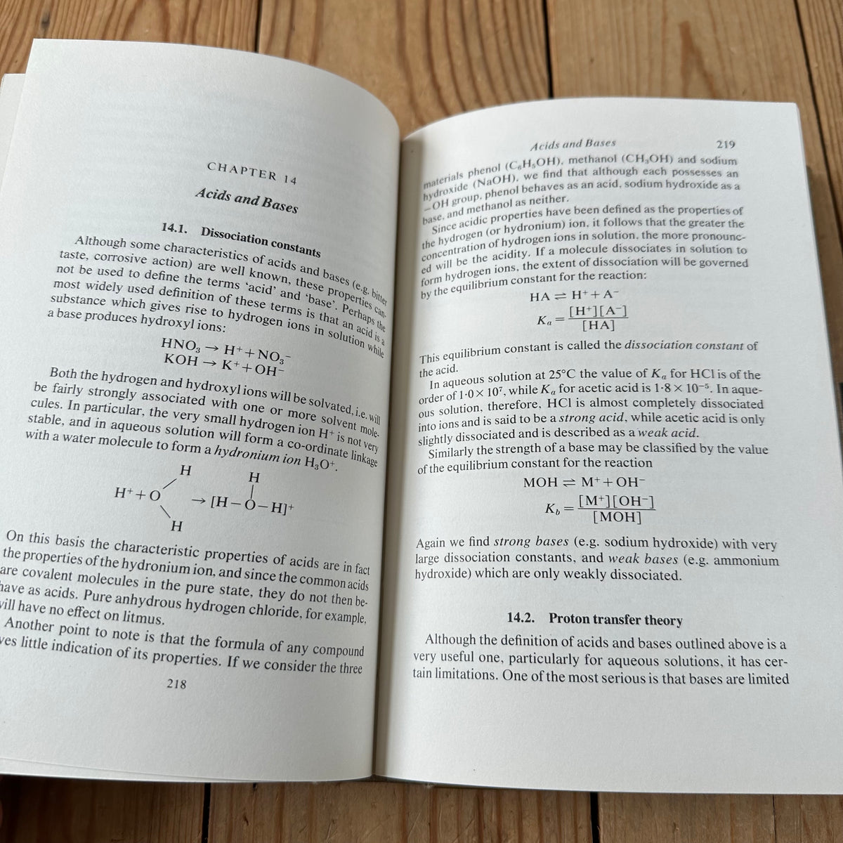 N2033 Vintage 1970 BOOK CHEMISTRY for the APPLIED SCIENCES by W.Steedman, I.H.Anderson & R.B.Snadden