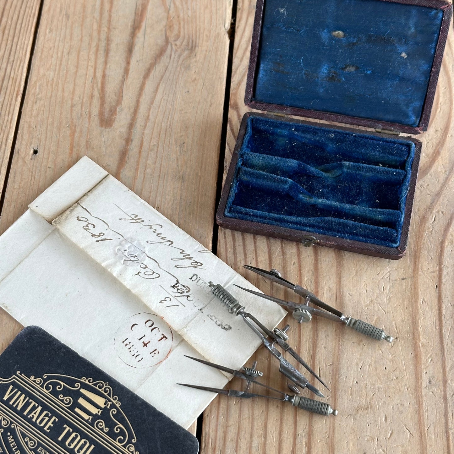 T9122 Antique small fancy DRAFTING tools DRAWING SET in leather box & 1830s envelope