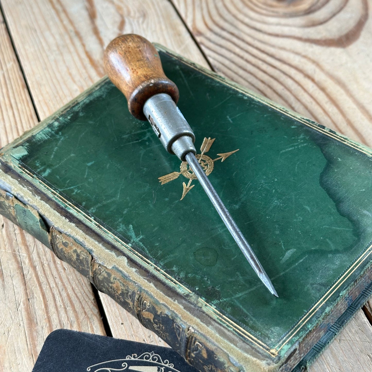 H2395 Vintage small RATCHET SCREWDRIVER