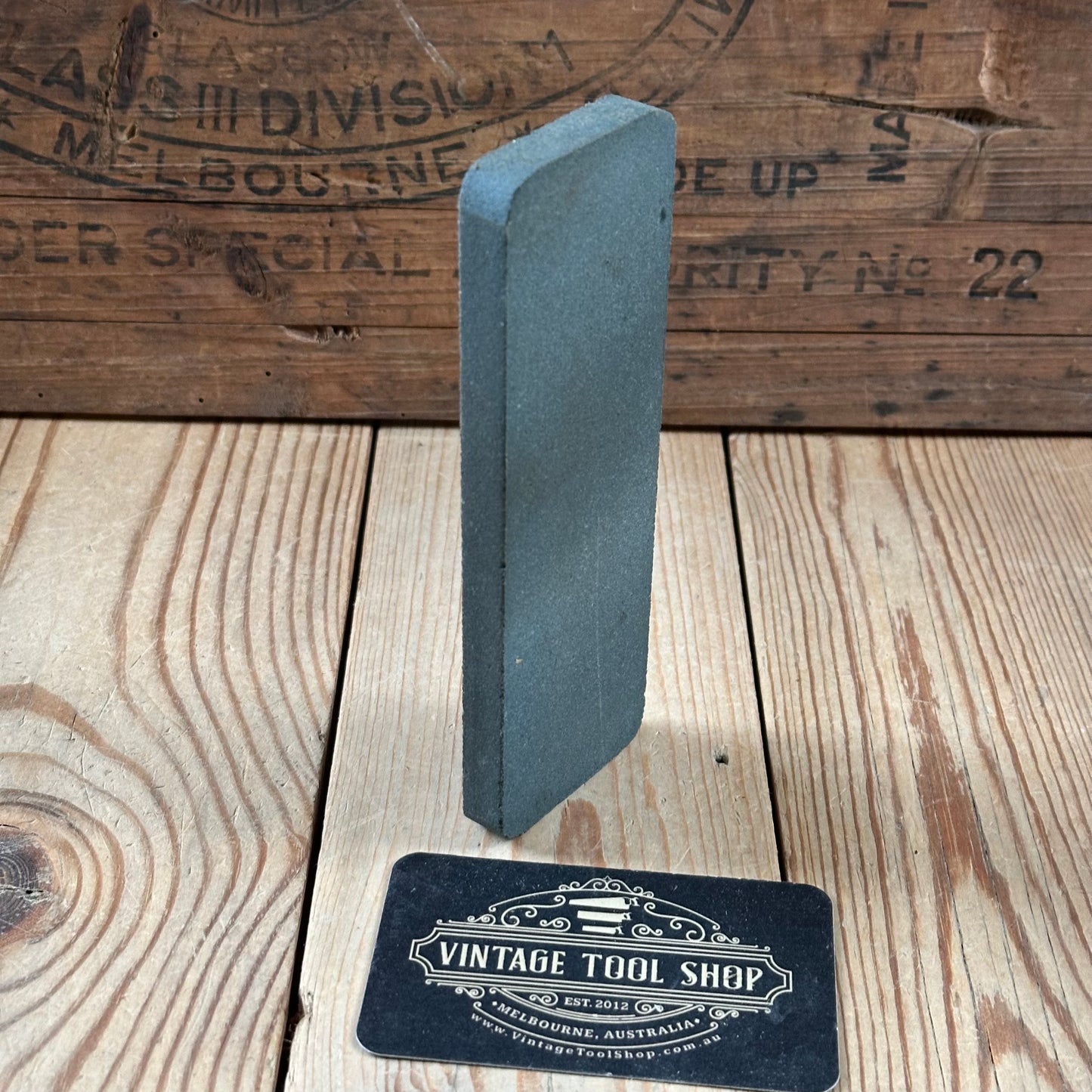 H2485 Vintage boxed SILICON CARBIDE abrasive SHARPENING STONE oilstone