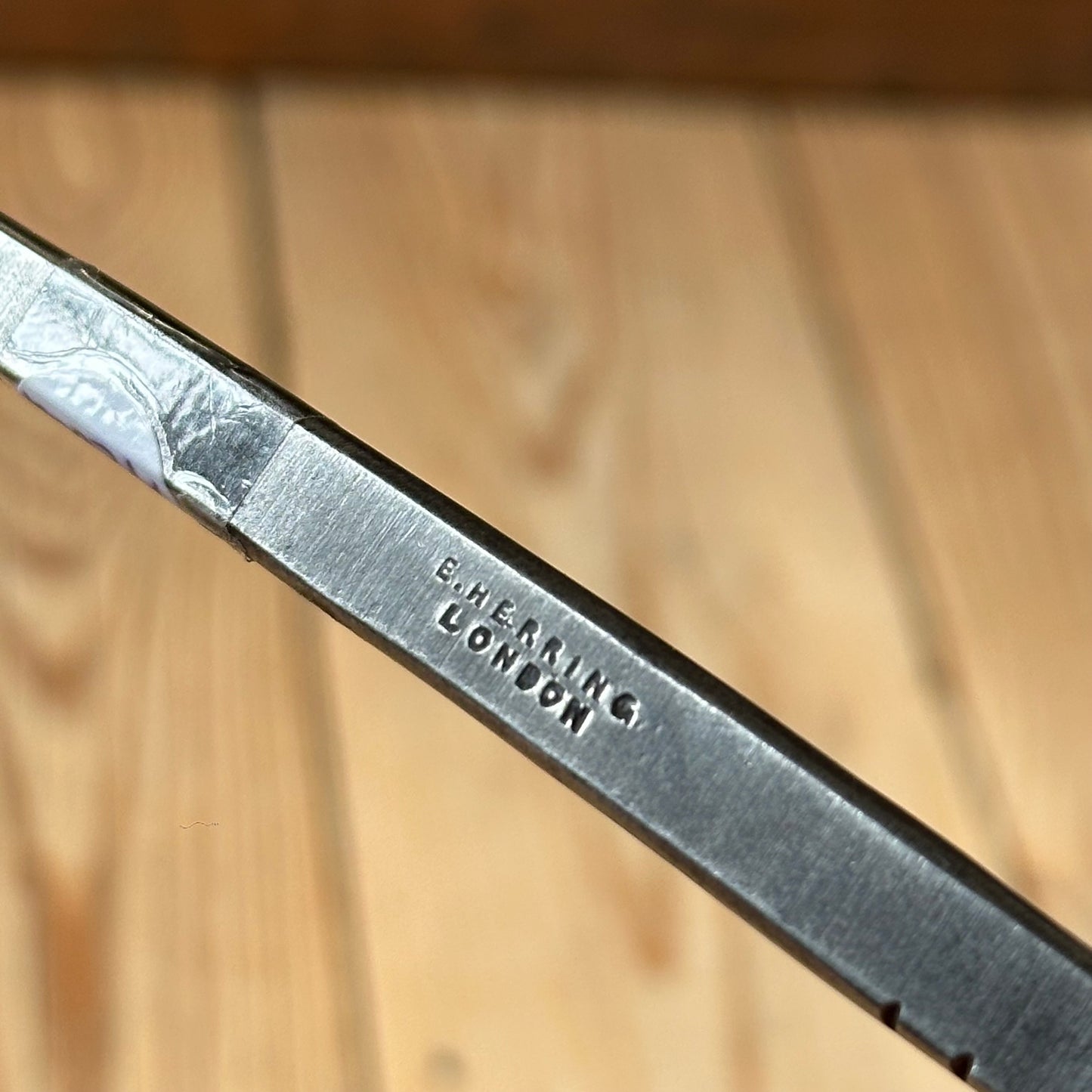 H2034 Vintage HERRING BROTHERS England 17mm Reverse Bent Fishtail Carving CHISEL