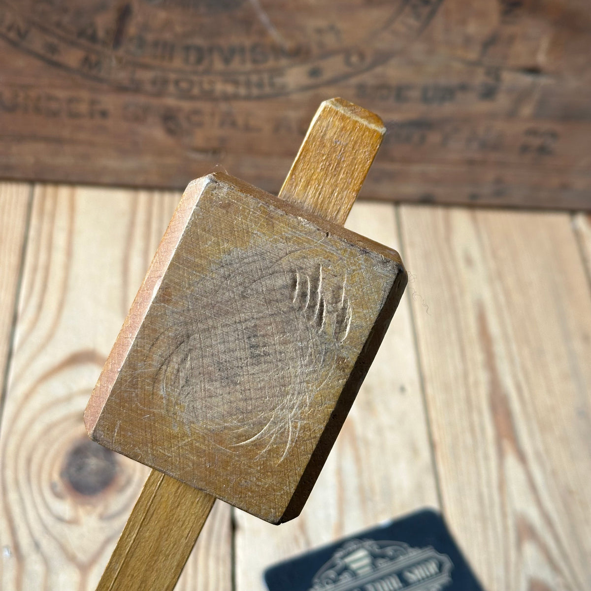 H2583 NICE WEIGHT! Vintage CROWN England CARVERS woodwork MALLET