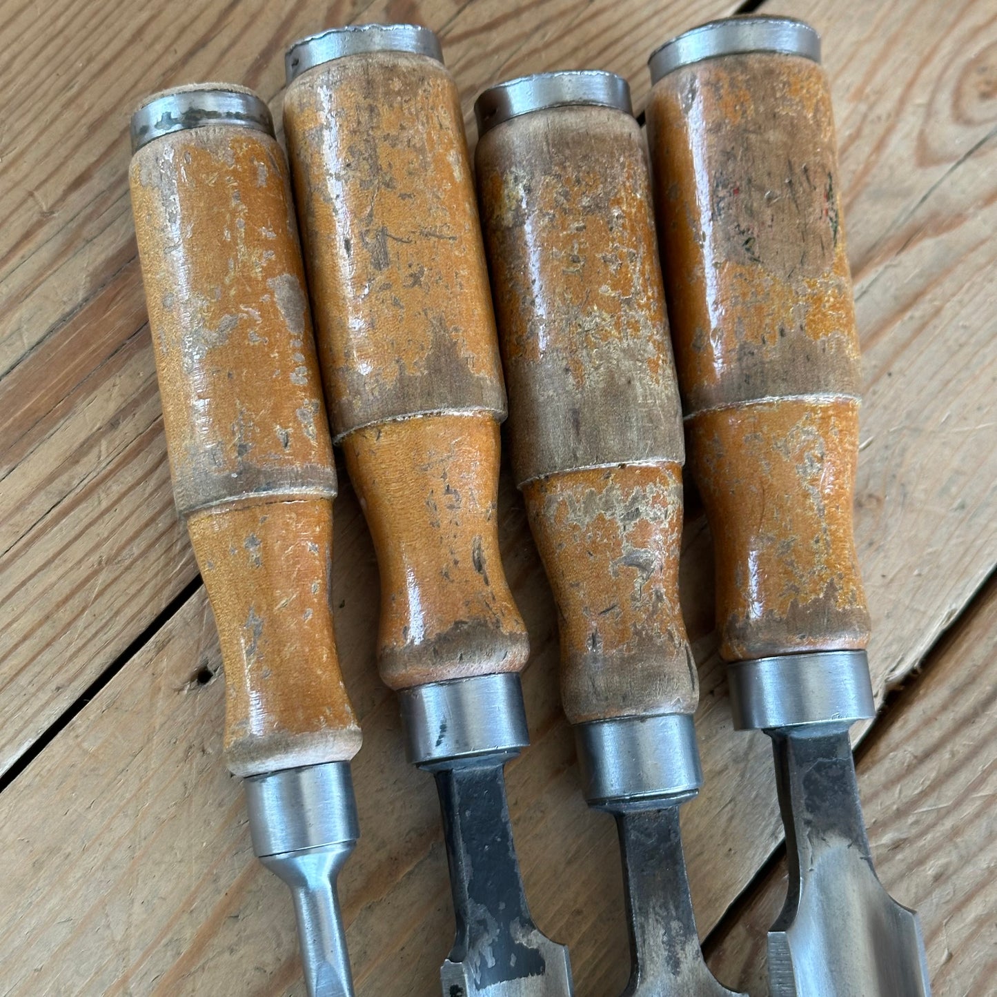 N340 Vintage set of 4 x TITAN AUSTRALIA Gouge CHISELS