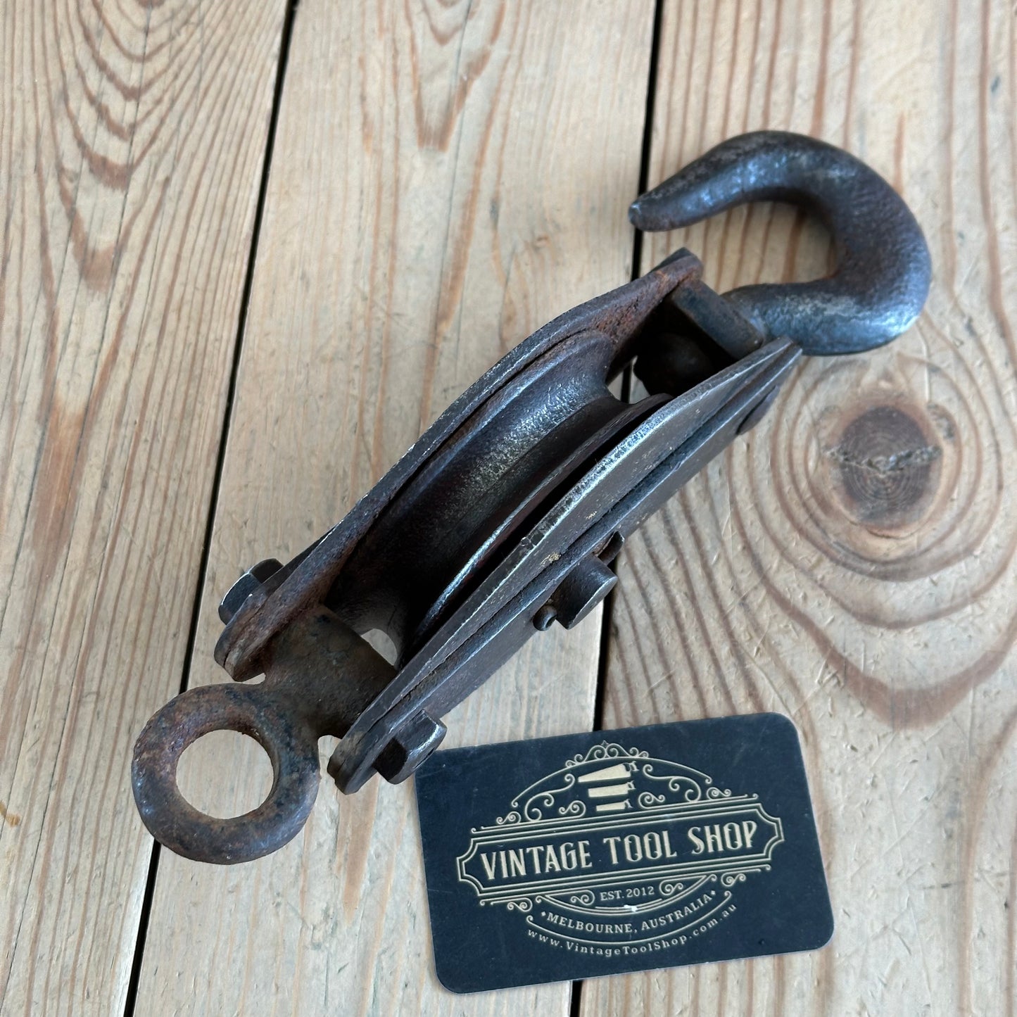 H1491 Vintage HOOK & PULLEY rated to 175kg