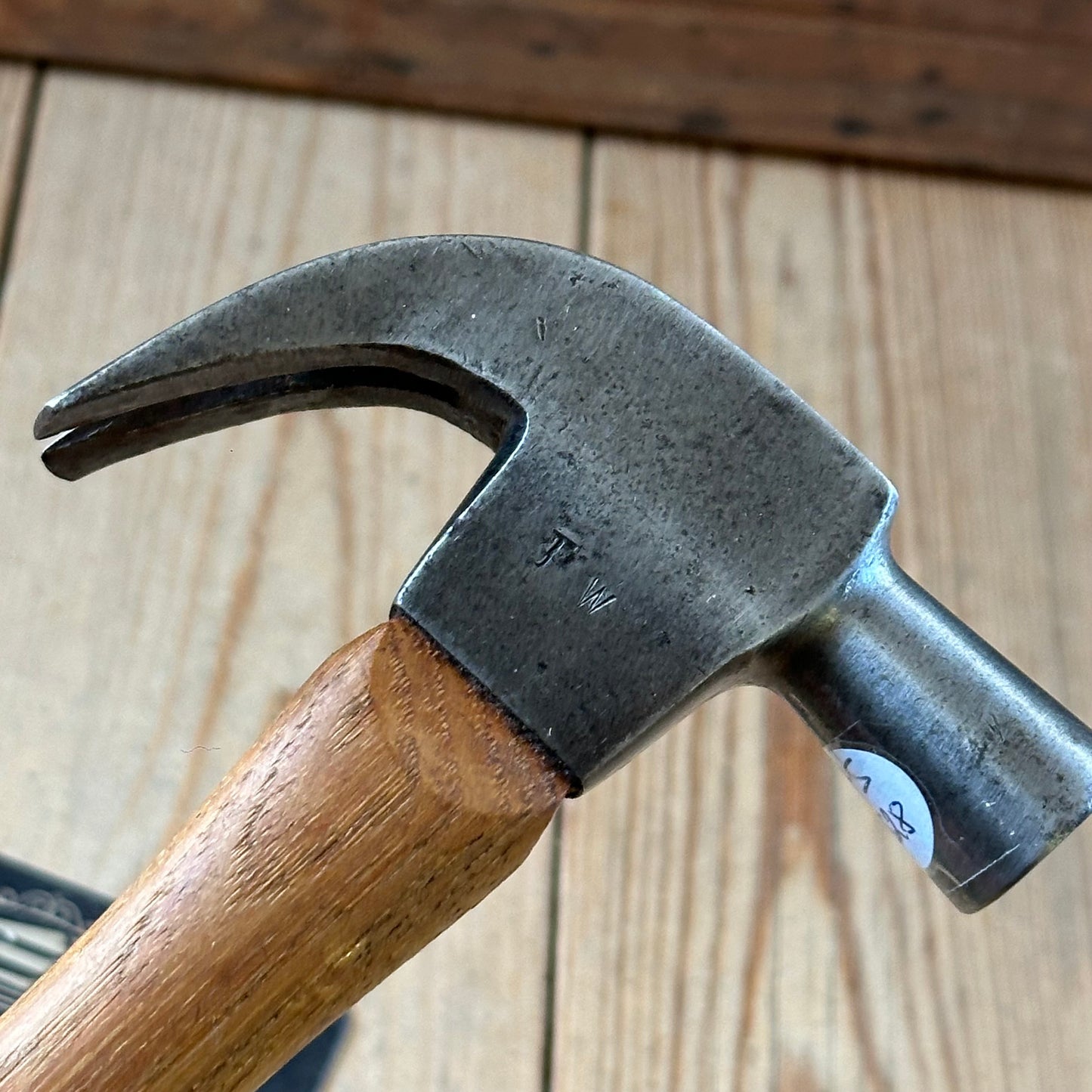 H2528 Vintage small Henry CHENEY USA carpenters HAMMER