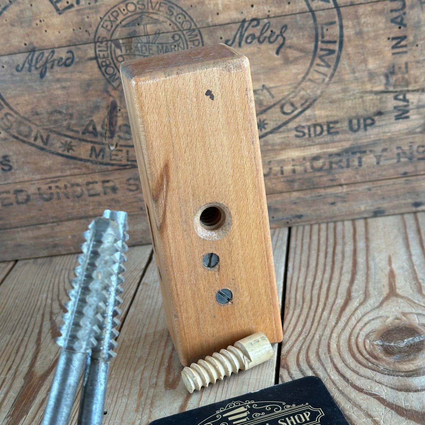 SOLD. H2146 Vintage SARJENT’S England 5/8” 14mm WOODEN SCREW Thread Box CUTTER