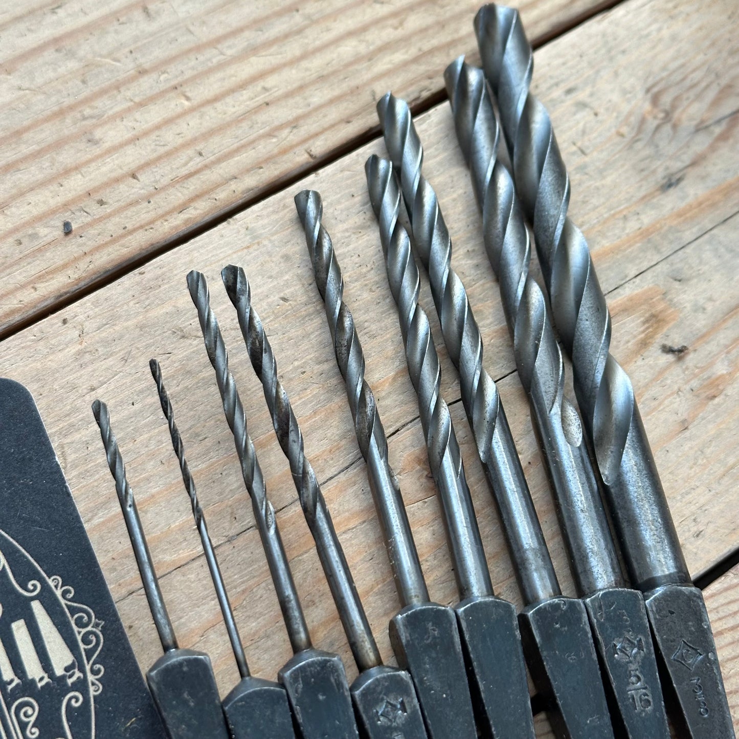 H2518 Vintage BOXED Set of 9 x CLEVELAND No:13 wood drill BITS brace BIT set