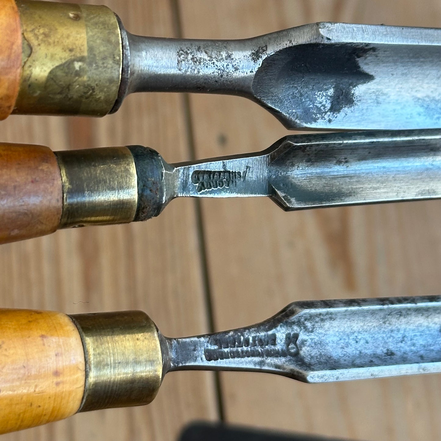 D1924 Vintage 3 x MIXED SHEFFIELD Carving CHISELS GOUGES