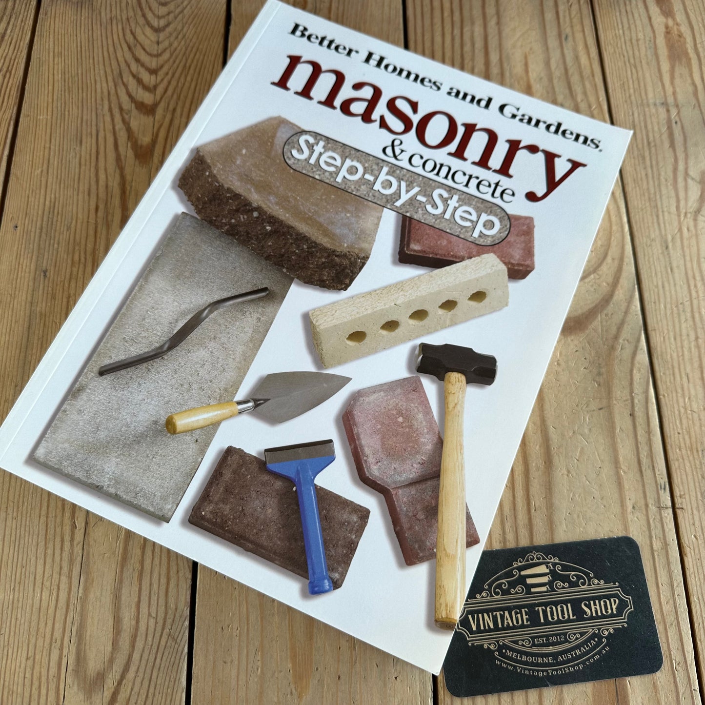 XB1-133 2004 MASONRY & CONCRETE BOOK by Better Homes & Garden