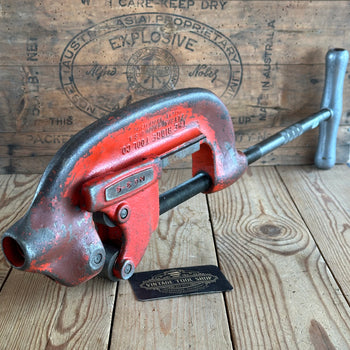 H1379 Vintage RIGID THE RIDGE TOOL CO USA PIPE cutter