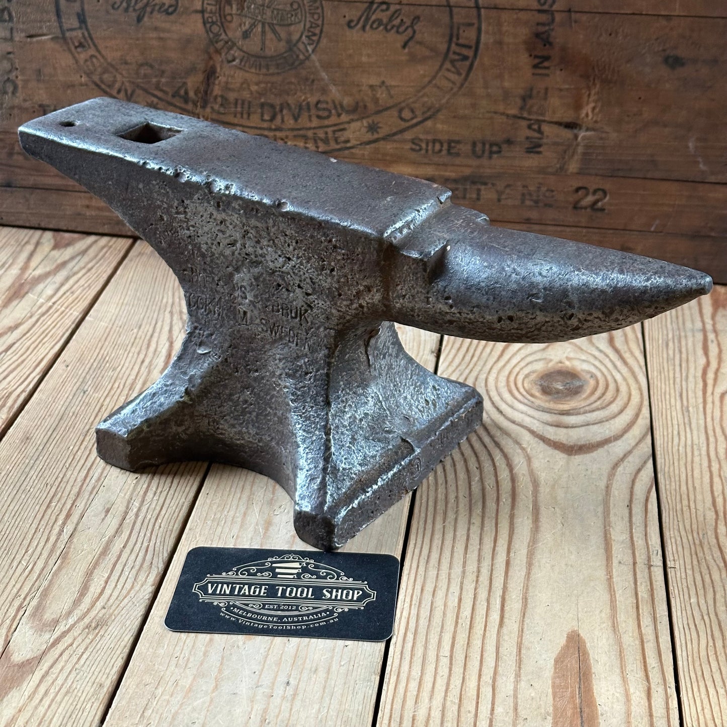 SOLD. H2386 INCREDIBLE! Vintage Sodefors Sweden 22lbs 1920s ANVIL