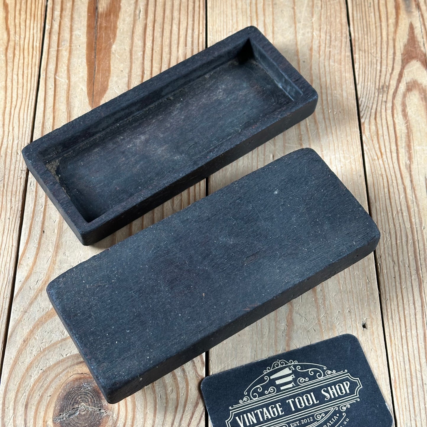 D379 Vintage Fine Norton India sharpening STONE in Mahogany Box