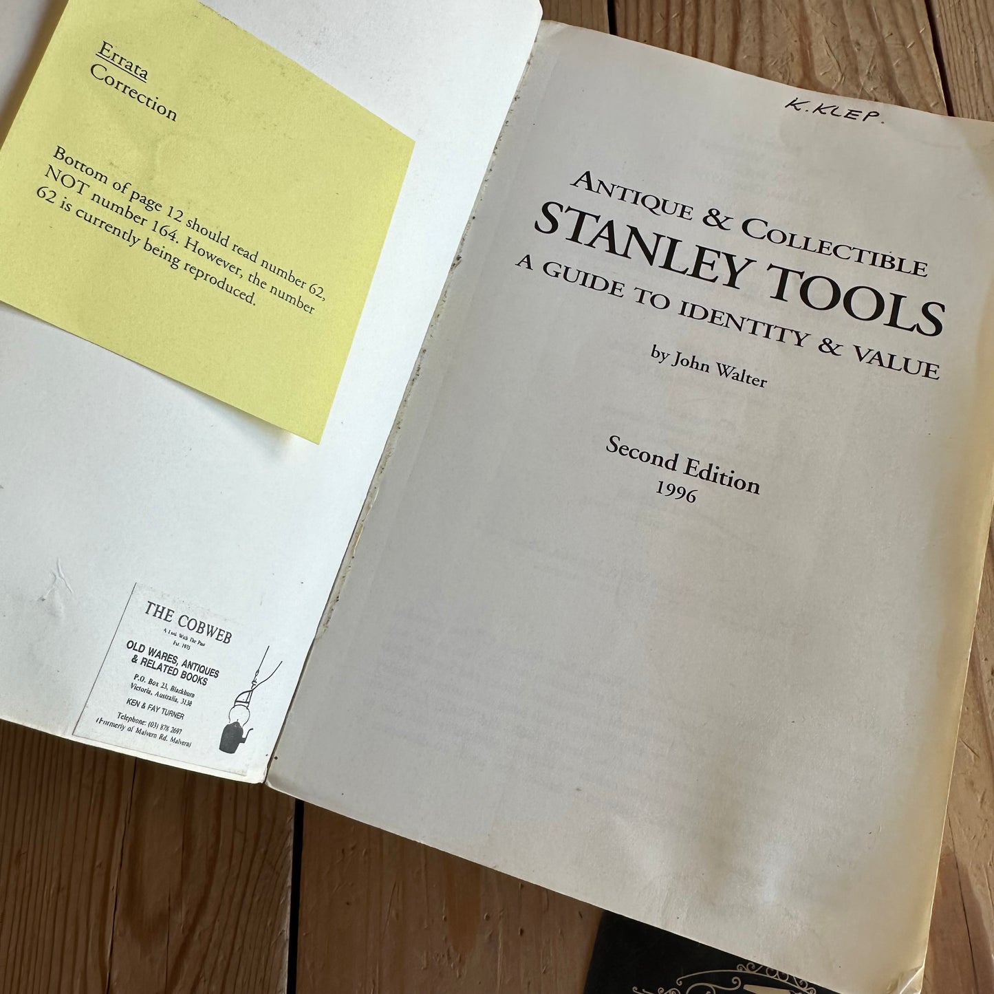 BO105 Vintage 1996 ANTIQUE & COLLECTIBLE the STANLEY TOOLS Guide BOOK to identify & value by John WALTER