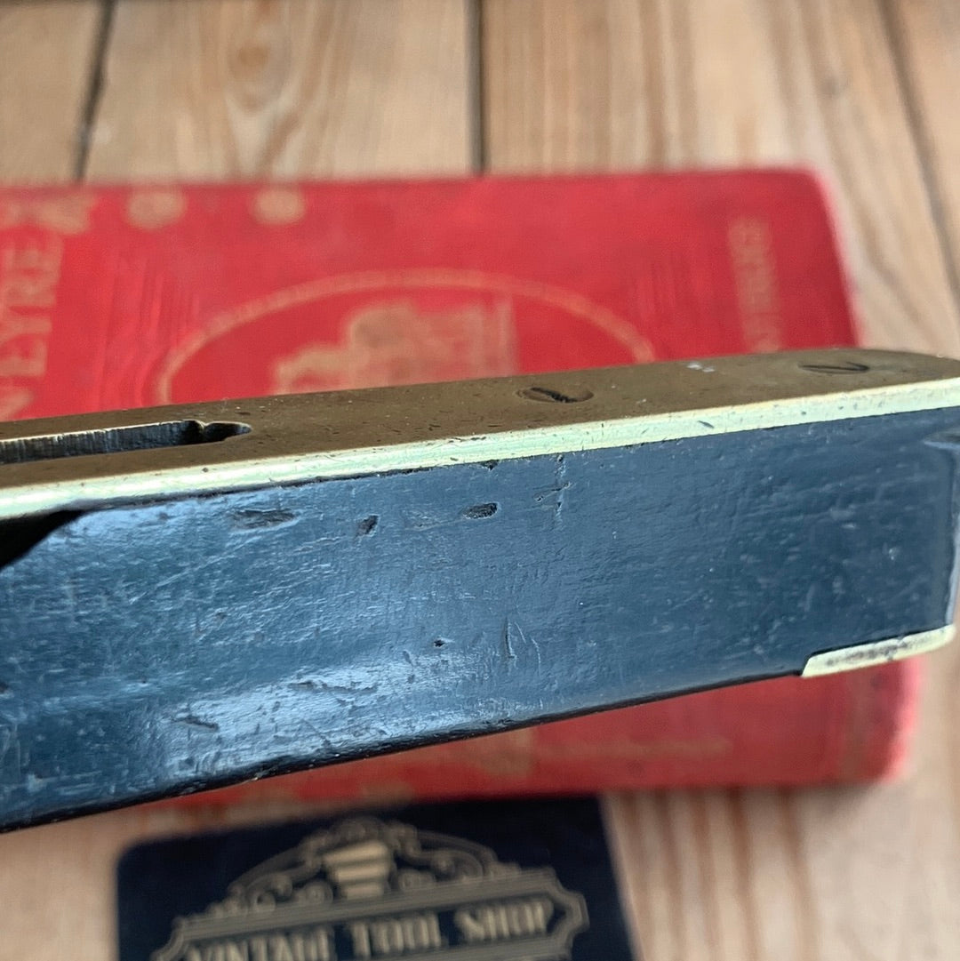 D701 Vintage 8” EBONY & BRASS LEVEL