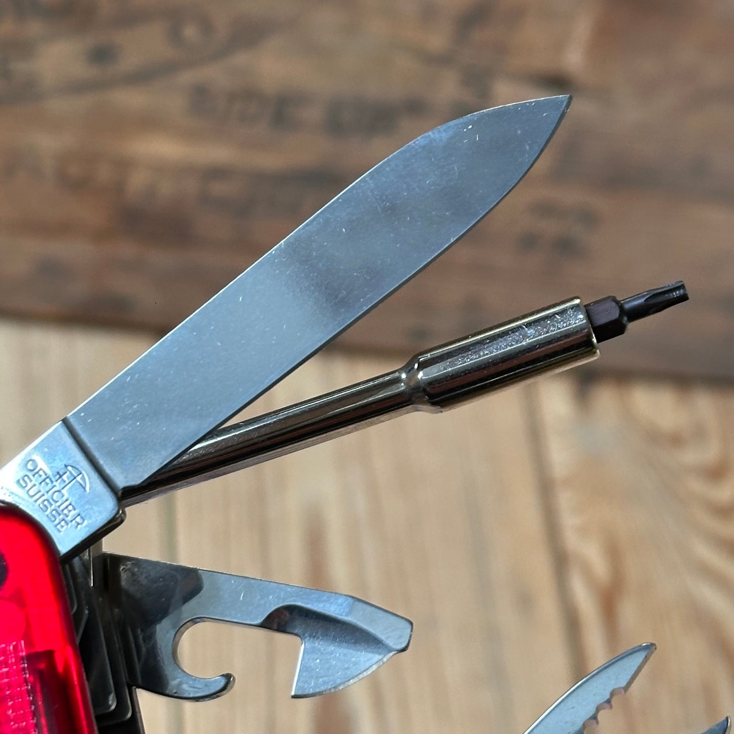 K54 NEW! Victorinox CYBERTOOL Medium SWISS ARMY KNIFE Victorinox