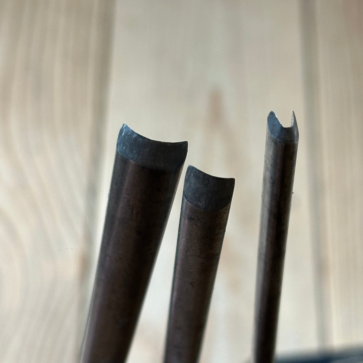 H2428 Vintage SET of 3 x ADDIS England Carving GOUGE CHISELS