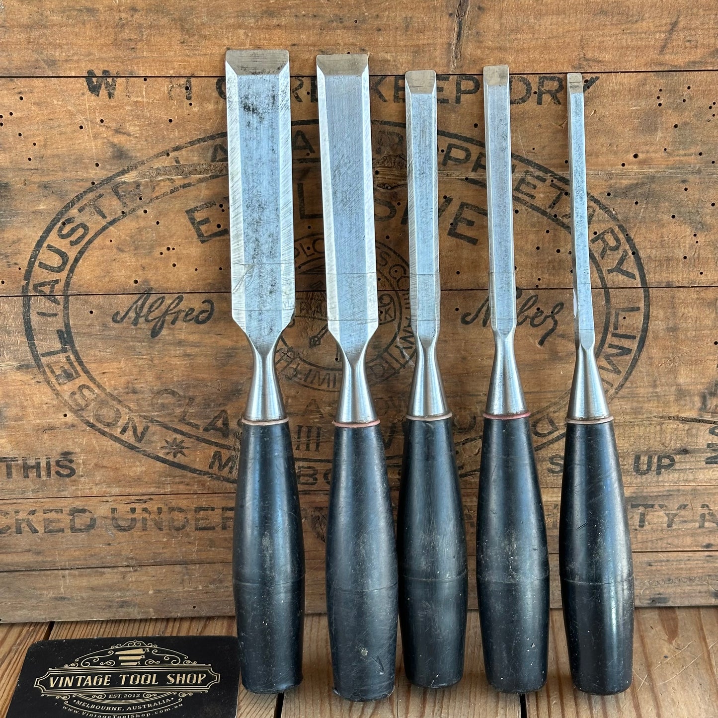 H1311 Vintage 5 x STANLEY bevel CHISELS